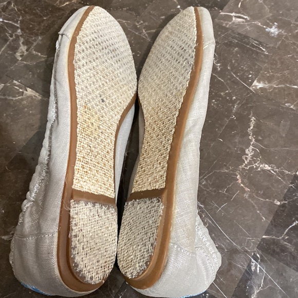 Toms Taupe Flats - Picture 5 of 7